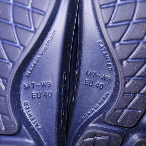 Oofos - Picture 4 of 4